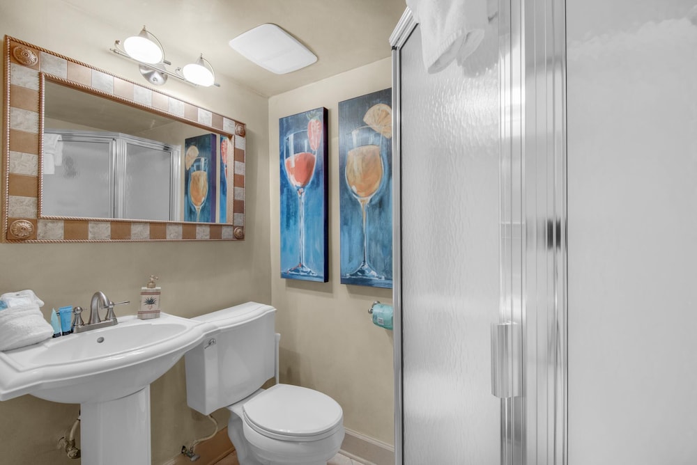 Shoreline Towers Townhouse 4 1 - photo 17