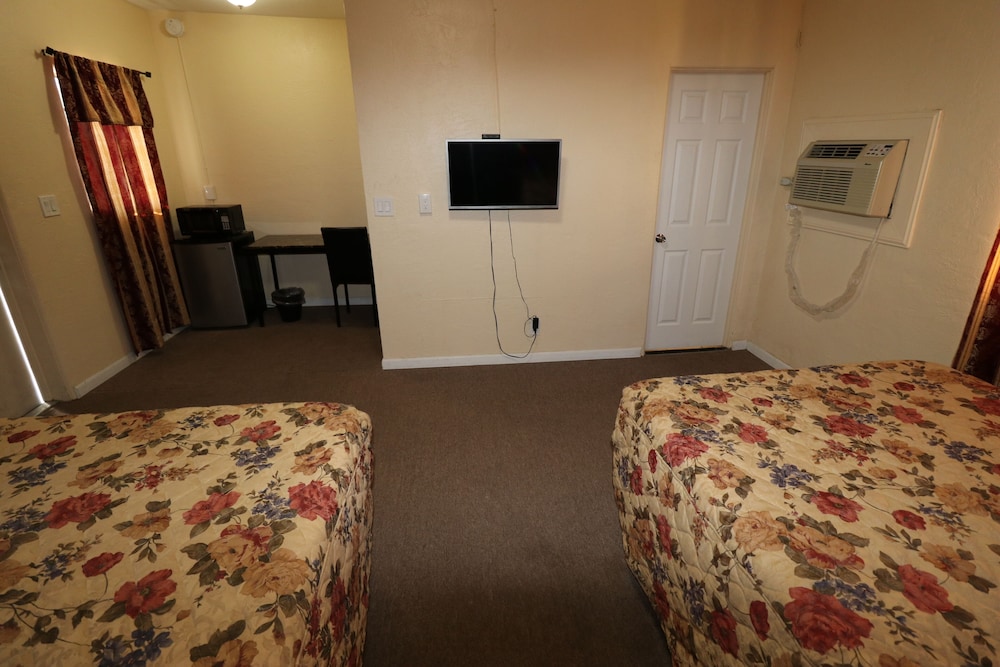 Sandman Inn Motel - photo 6