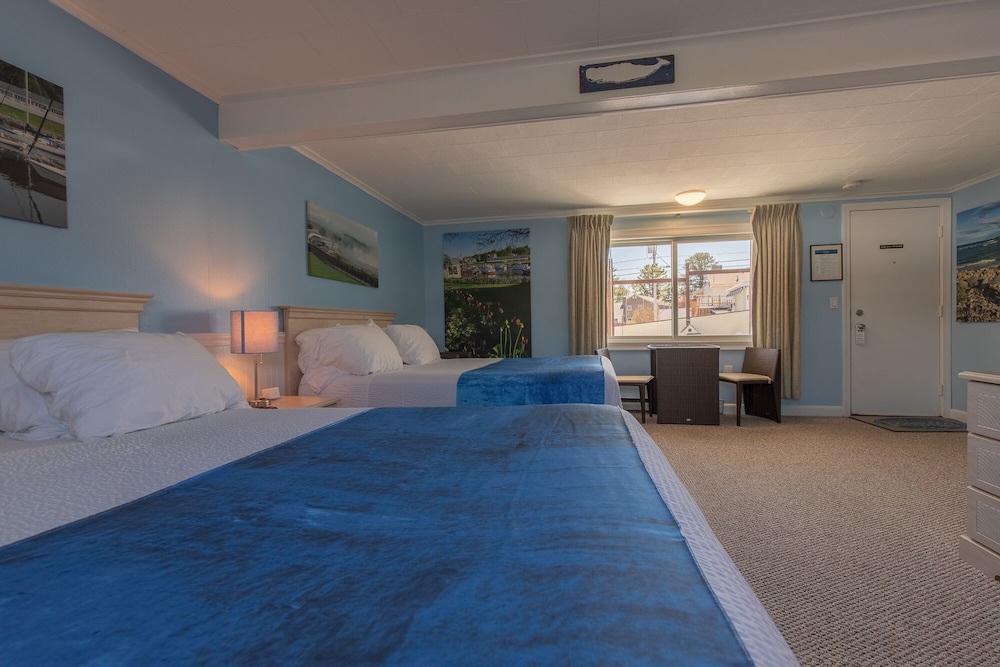 Footbridge Beach Motel - photo 21