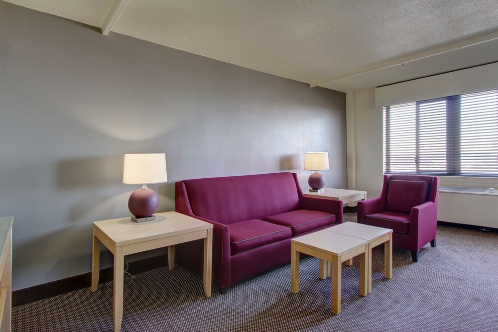 Inlet Tower Hotel & Suites - photo 23