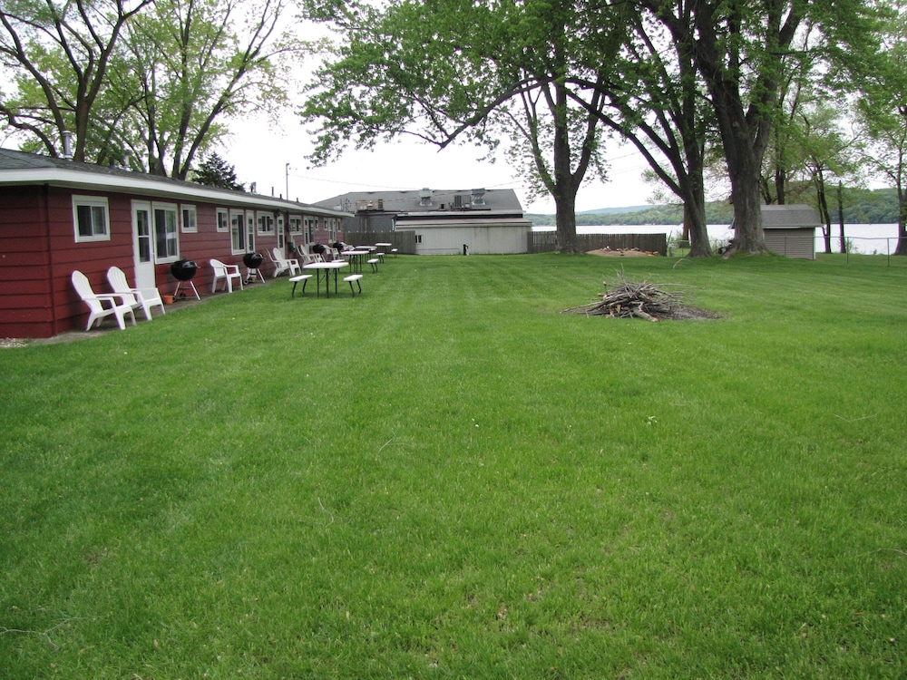 Lake Wisconsin Resort - last minute hotel in Poynette