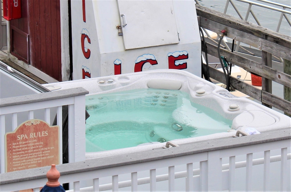 Tugboat Inn - photo 133