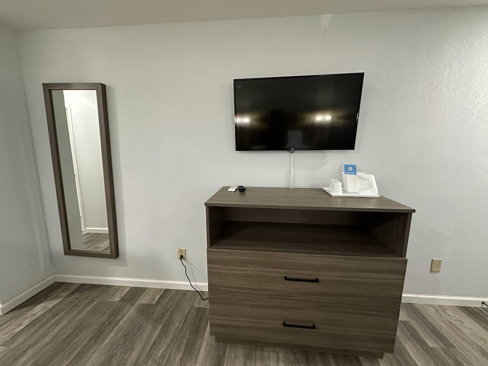 Suburban Studios Newport News Hampton - photo 19