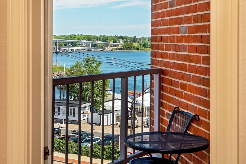 Sheraton Portsmouth Harborside Hotel - photo 5