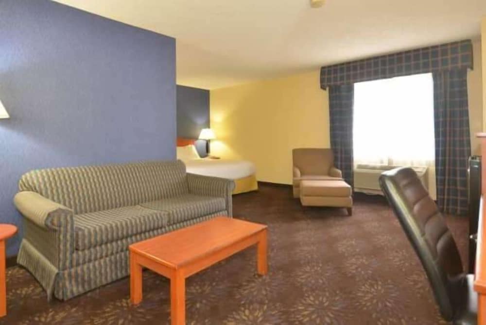 Ramada by Wyndham Santa Fe - photo 21