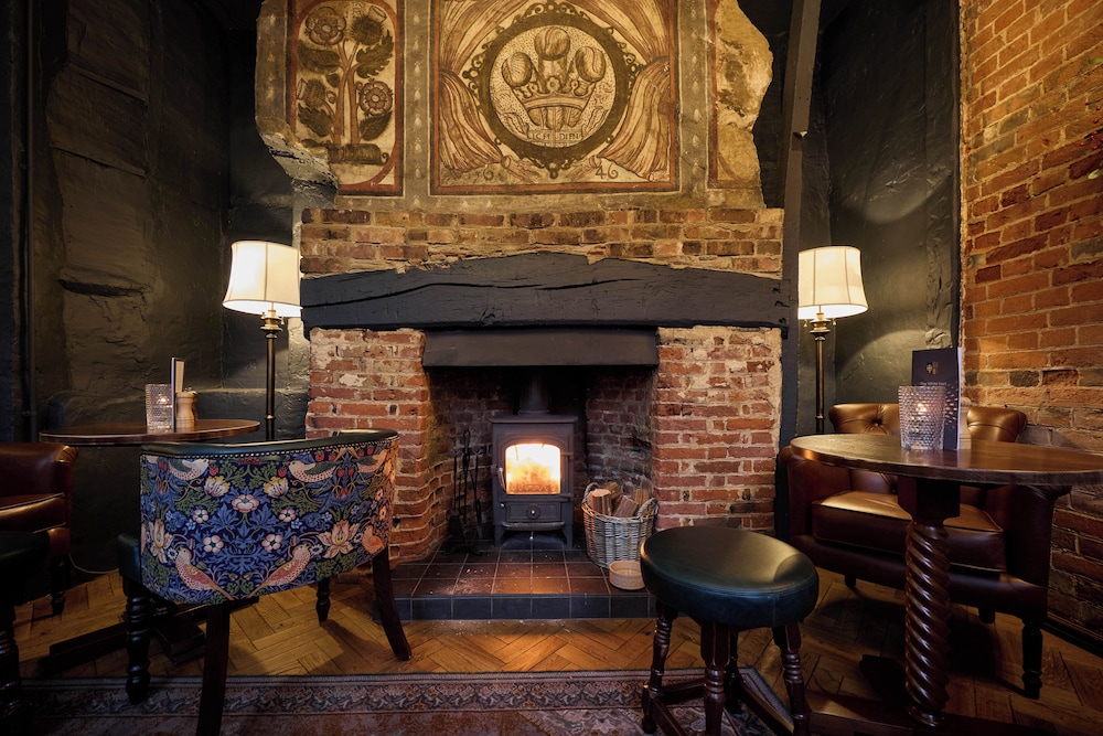 The White Hart — 4-Star Luxury Hotel in Bedford, United Kingdom