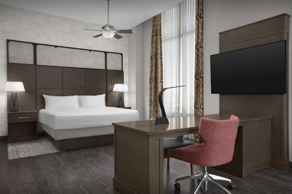 Hampton Inn & Suites Austin @ The University Capitol - photo 16