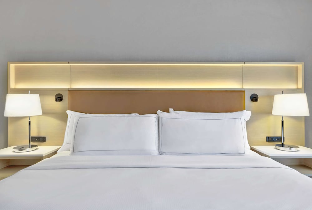 DoubleTree by Hilton Davenport - photo 10