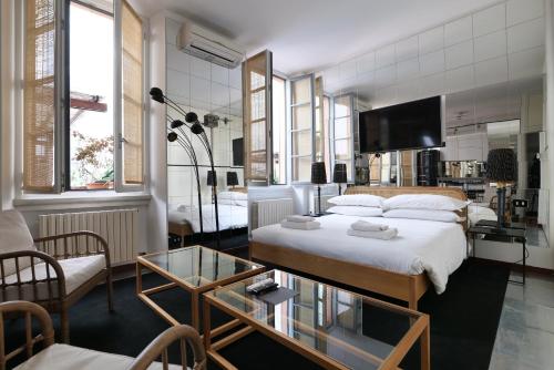 Elegant Terrace Suite — 4-Star Luxury Hotel in Milan, Italy