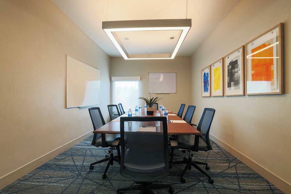 Holiday Inn Express Burlington by IHG - photo 71
