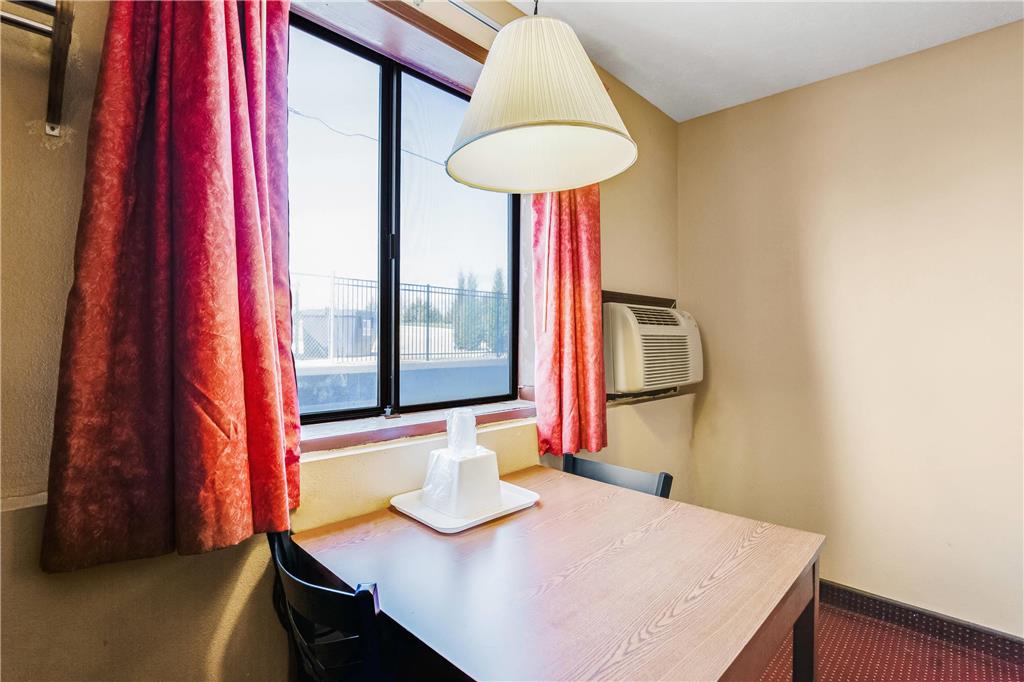 Econo Lodge Junction City I 70 Near Fort Riley - photo 18