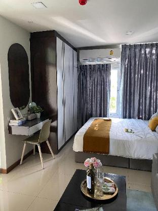 The Mansion @Surasak Center in Chon Buri, Thailand