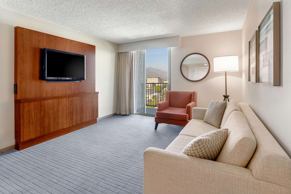 Hilton Pasadena - photo 24