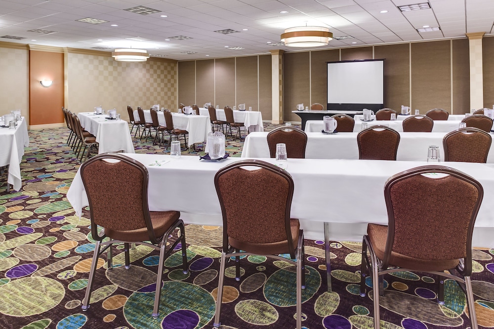 Holiday Inn & Suites Overland Park West by IHG - photo 48