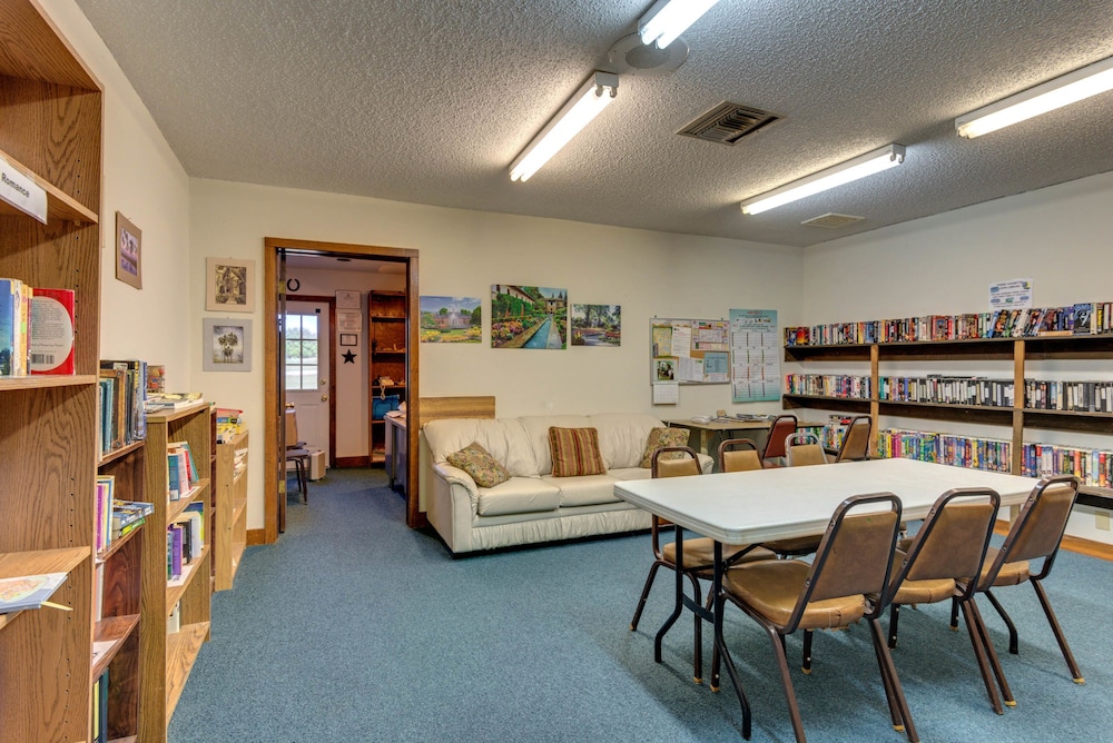 Colorado River Camping Resort - photo 16
