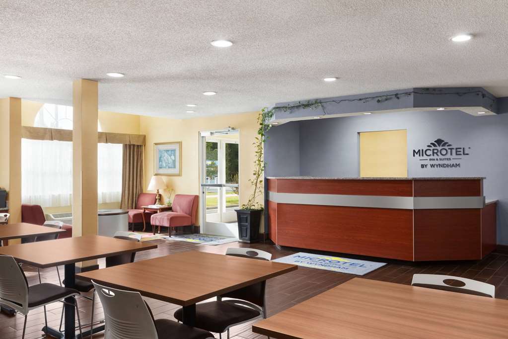 Microtel Inn & Suites by Wyndham Thomasville High Point Lexi - photo 6