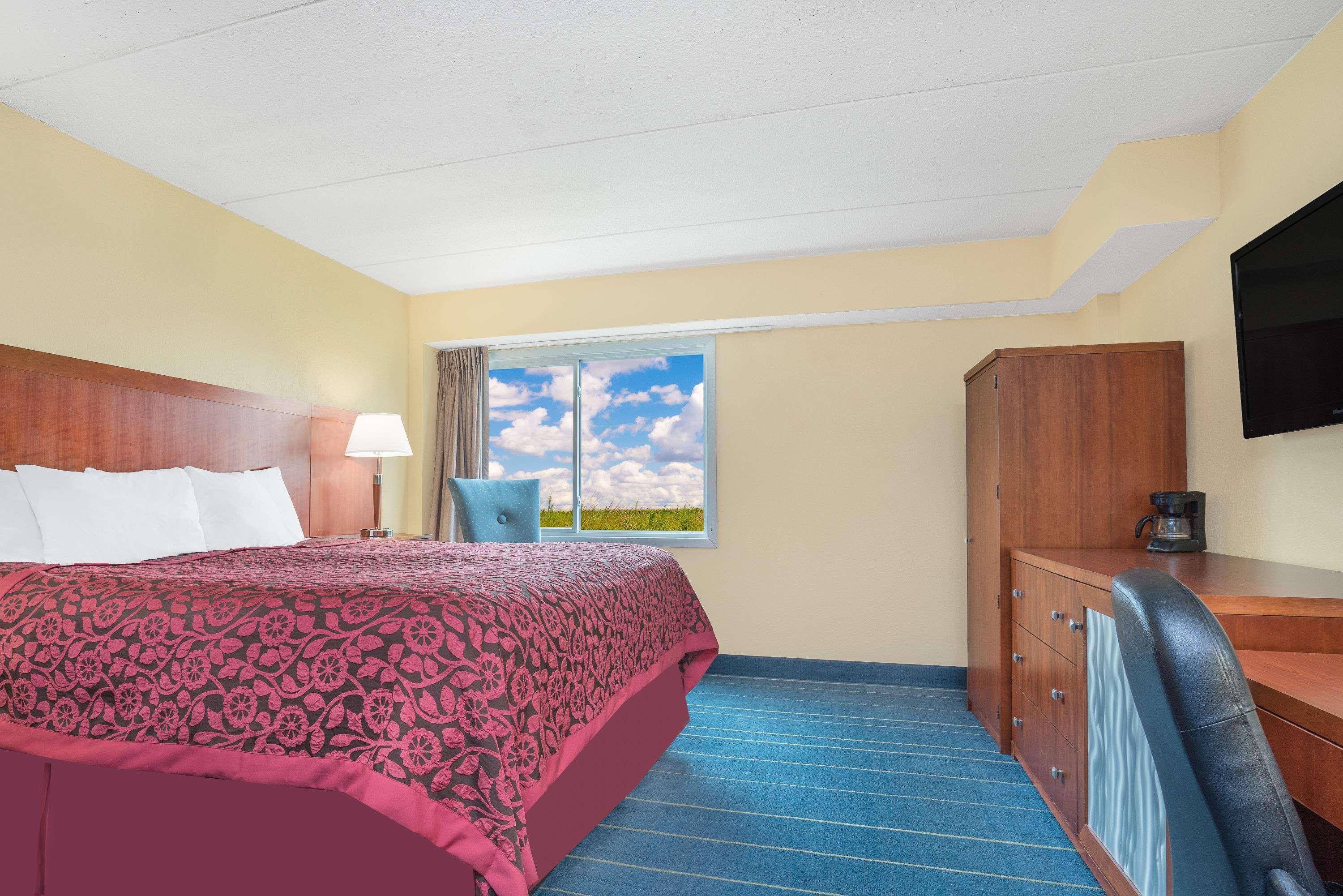 Days Inn by Wyndham Alexandria MN - photo 2
