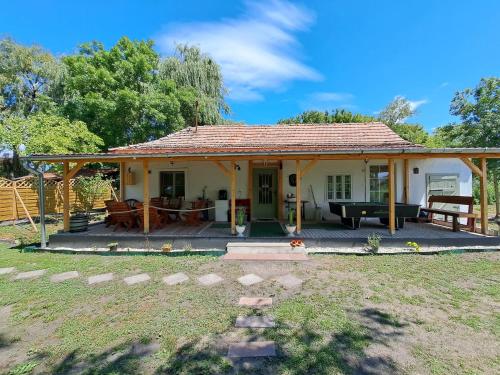 Holiday Home Balatoni Farmhaz by Interhome — 4-Star Luxury Hotel in Balatonfenyves, Hungary