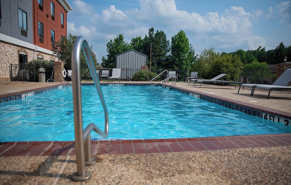 Holiday Inn Express & Suites Center by IHG - photo 37