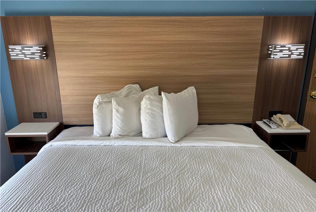 Baymont by Wyndham Jacksonville - photo 8