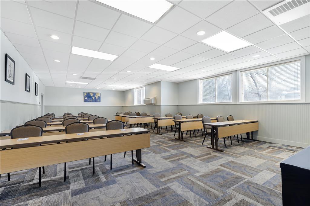Best Western Plus Windjammer Inn & Conference Center - photo 11