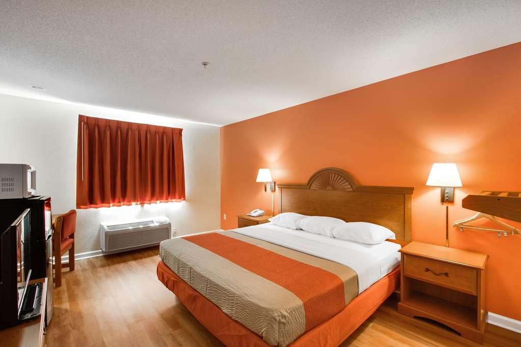 Motel 6 Hinesville GA - photo 4