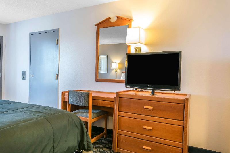 Studio 6 Suites Louisville KY Airport Expo Center - photo 24
