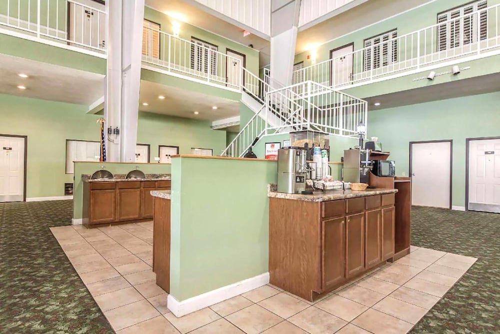 Coratel Inn & Suites by Jasper McCook - photo 4