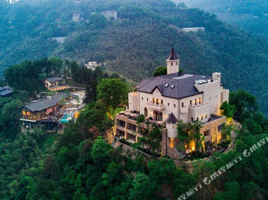 naked Castle Resort in Deqing, People's Republic of China
