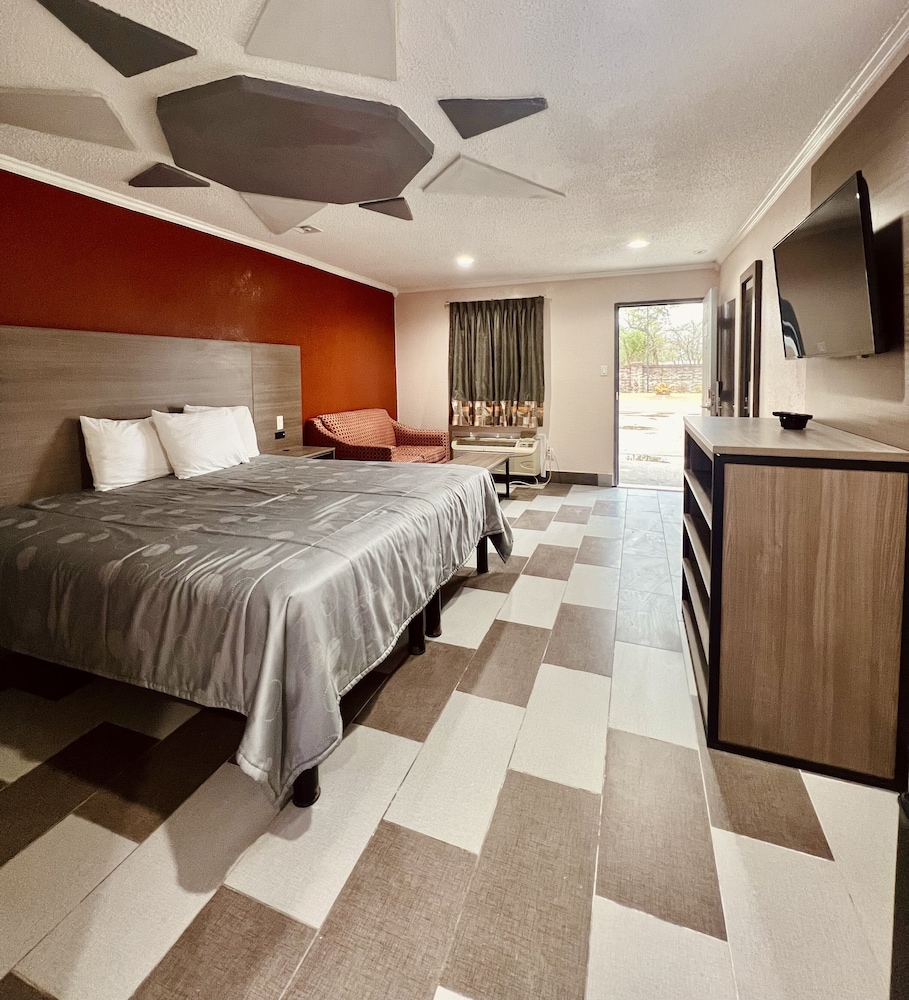 Hotel Houston I 69 & I 610 by OYO - photo 11