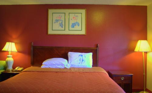 Somerville Inn & Suites - photo 14