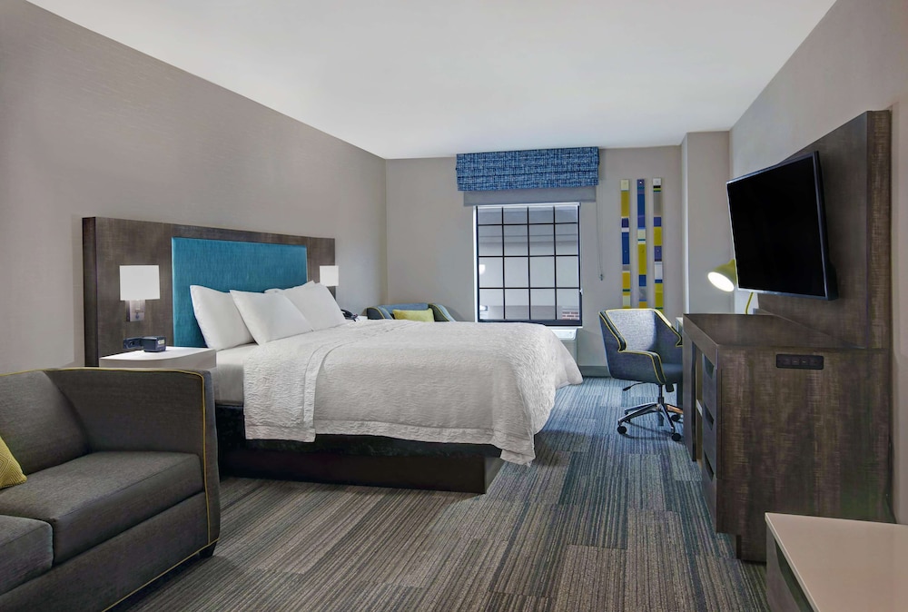 Hampton Inn Westfield - photo 16