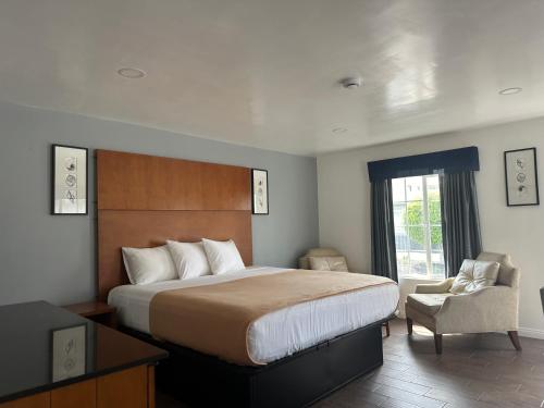 Oceanside Inn & Suites - photo 3