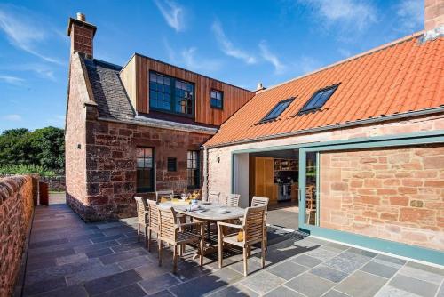 Grieve's Cottage at Papple Steading — 4-Star Luxury Hotel in Haddington, United Kingdom
