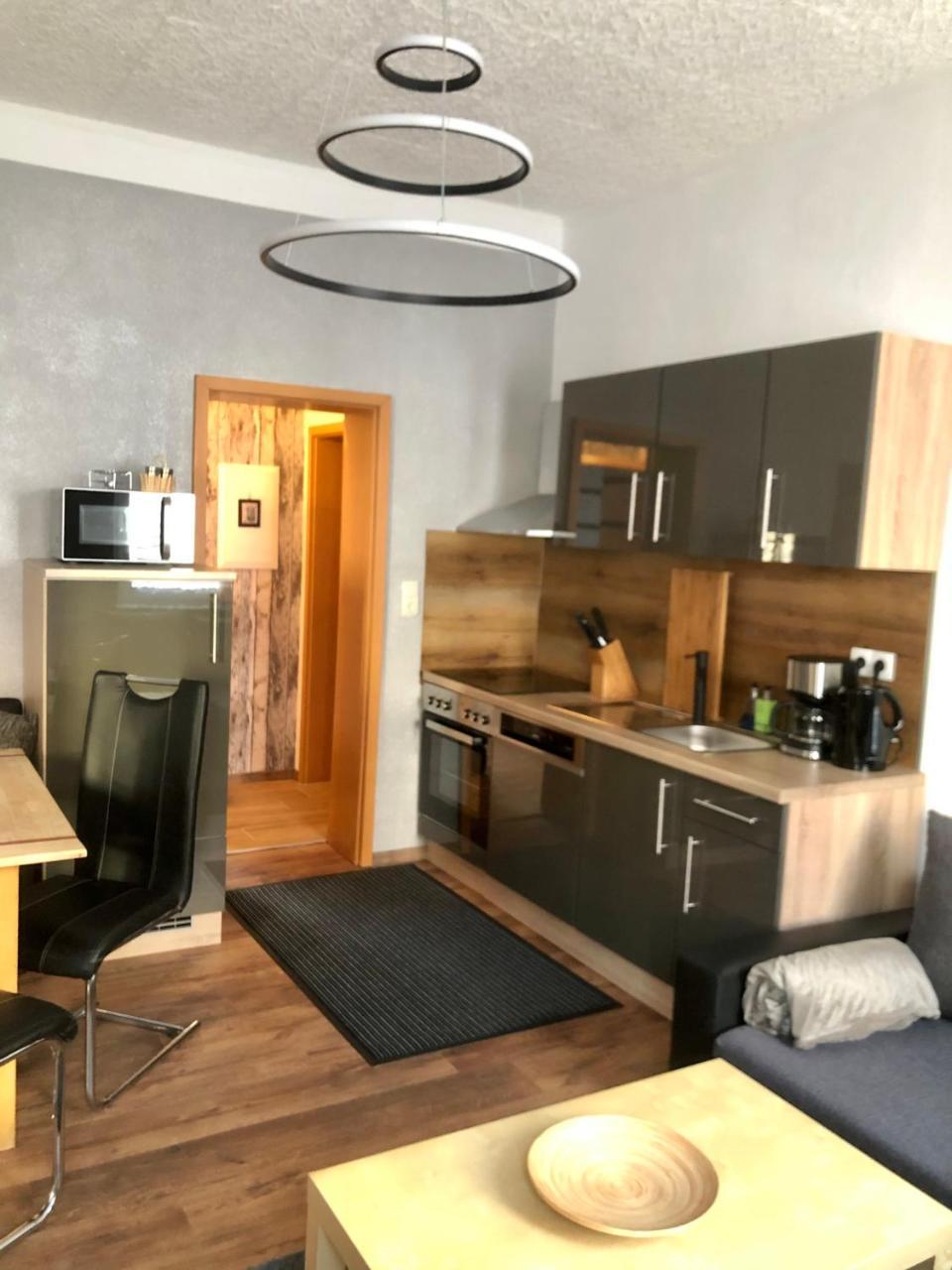 Delux Ferienwohnung Kunstgalerie und Ilmradweg — 4-Star Luxury Hotel in Kranichfeld, Germany