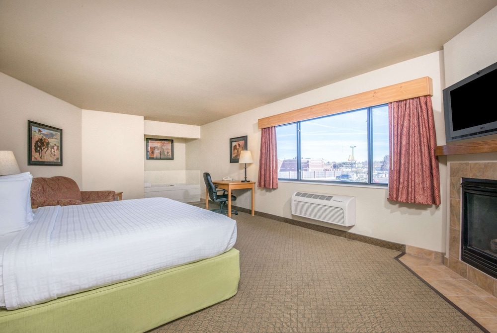 AmericInn by Wyndham Pampa Event Center - photo 8