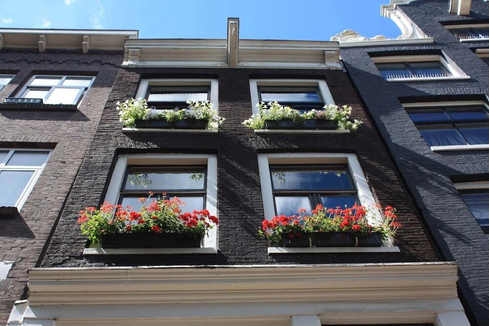 Boutique B&B Kamer01 — 4-Star Luxury Hotel in Amsterdam, Netherlands