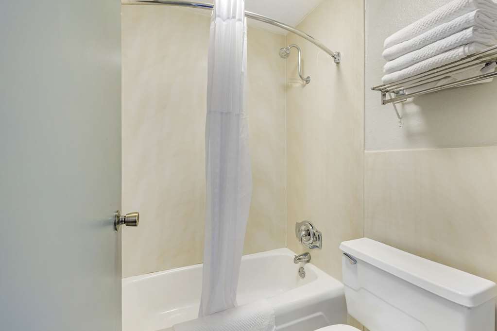 Quality Inn & Suites Santee I 95 - photo 13