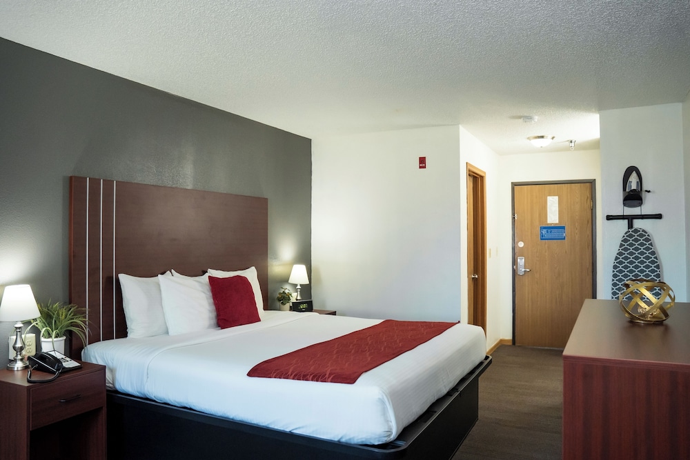 Victorian Inn & Suites - photo 23