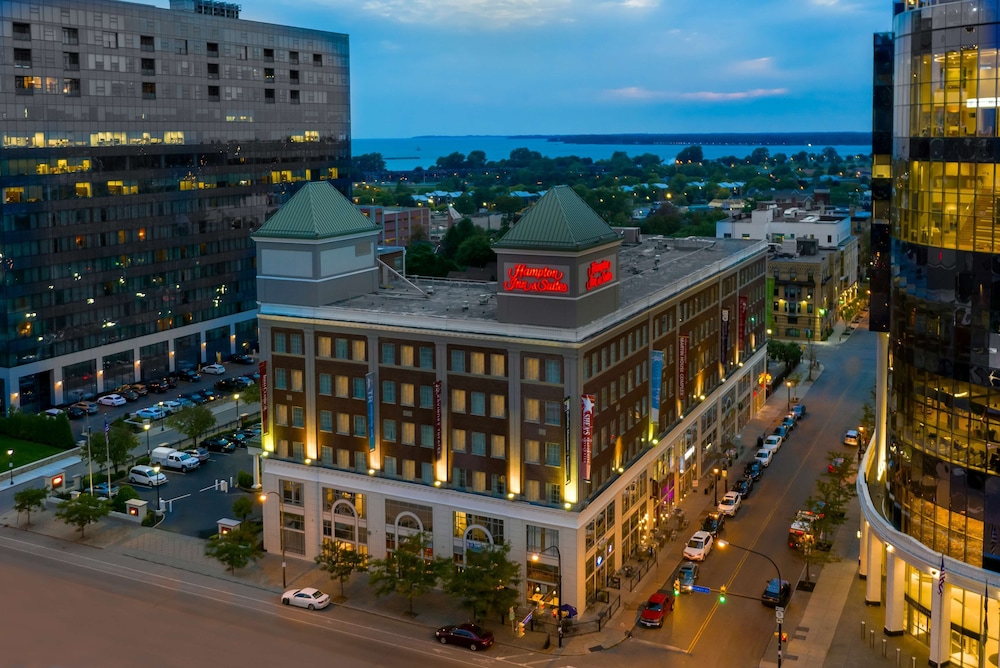 Hampton Inn & Suites Buffalo Downtown - featured photo