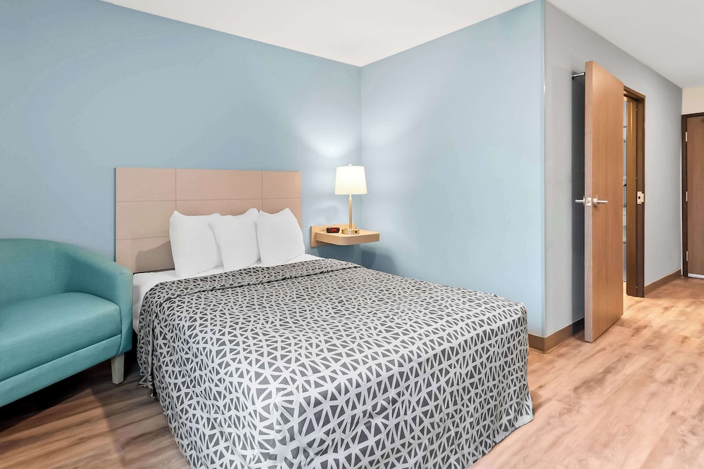 Woodspring Suites Pensacola West - photo 19