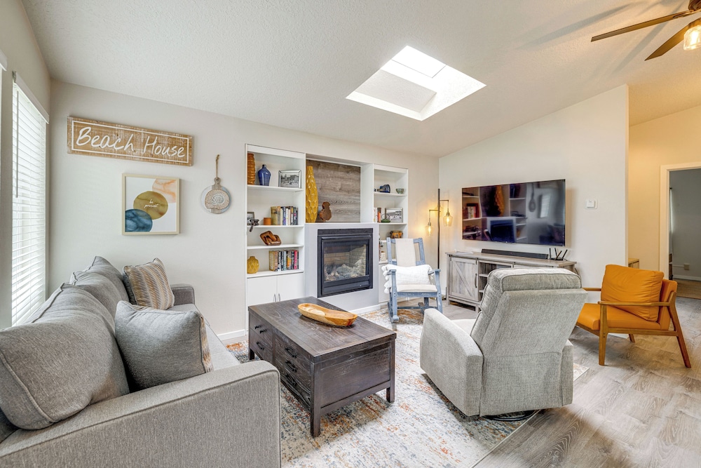Walk to Seaside Beach Vacation Rental Cottage — 4-Star Luxury Hotel in Seaside, United States