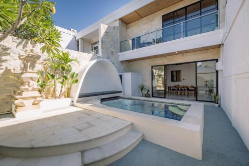 Villa Batu Putih 3 Seminyak — 4-Star Luxury Hotel in Seminyak, Indonesia