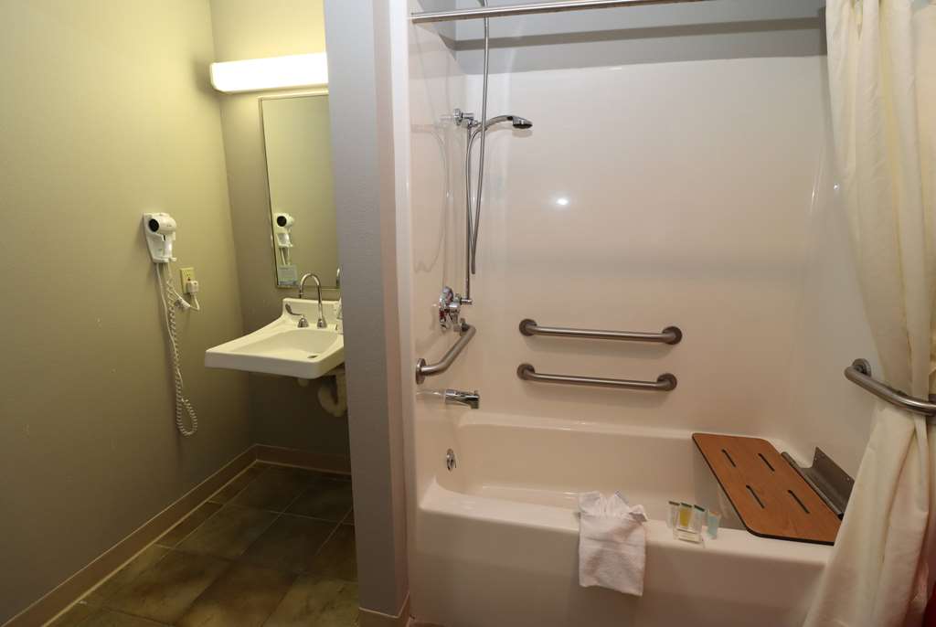 Super 8 by Wyndham Perryville - photo 31