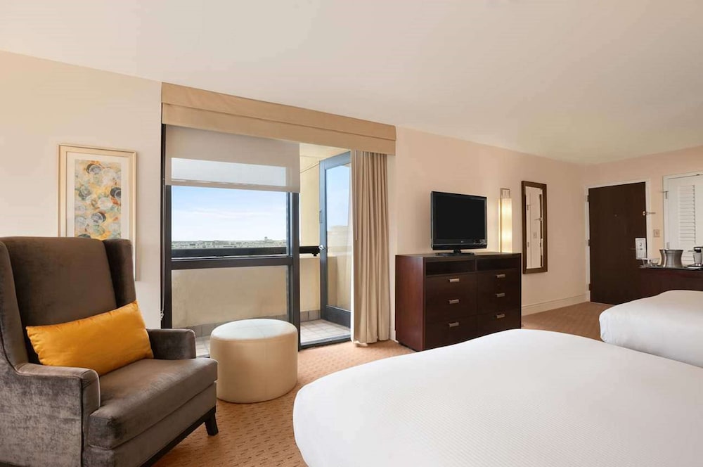 Hilton Miami Airport Blue Lagoon - photo 15