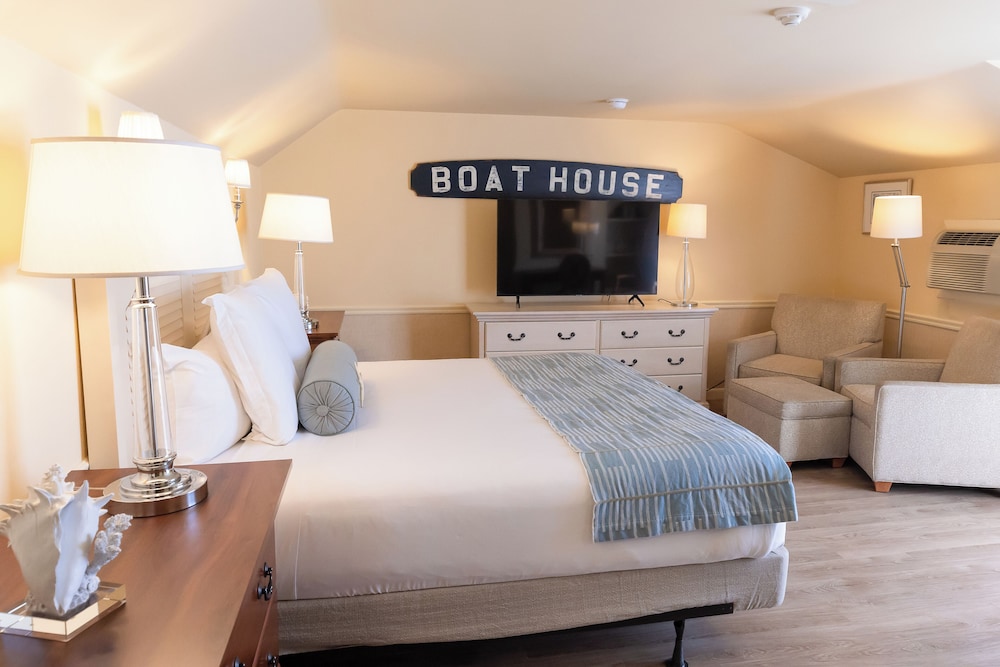 Anchor In Distinctive Waterfront Lodging - photo 12