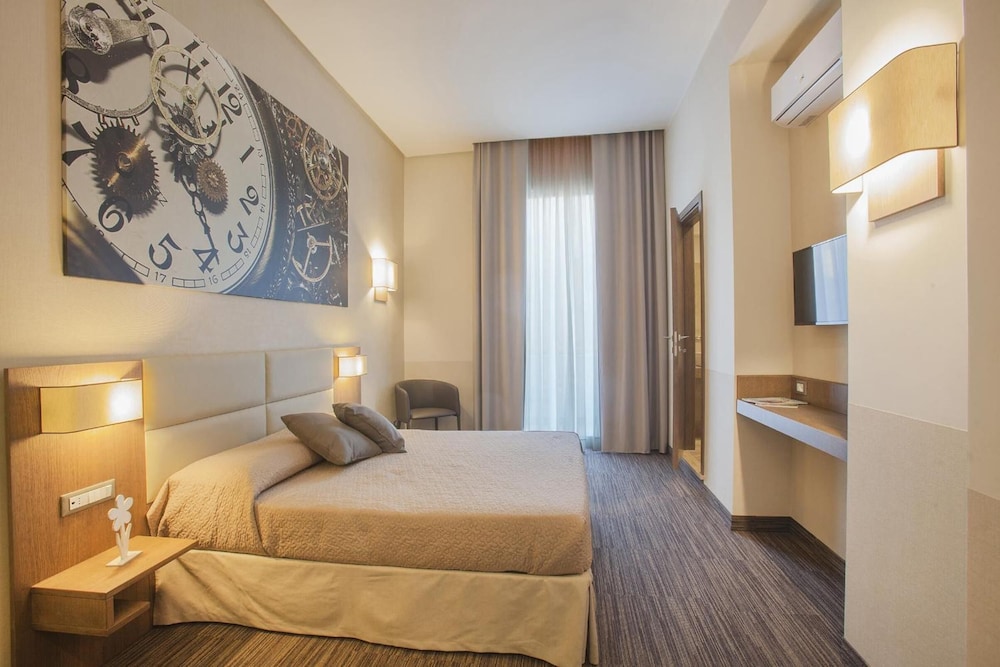 B&B Dimora San Felice — 4-Star Luxury Hotel in Naples, Italy