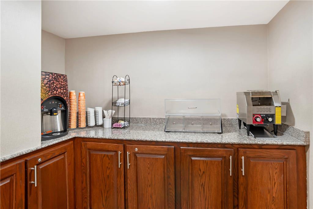 Comfort Inn Livingston - photo 33
