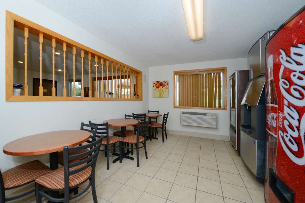 Americas Best Value Inn Charlotte MI - photo 34