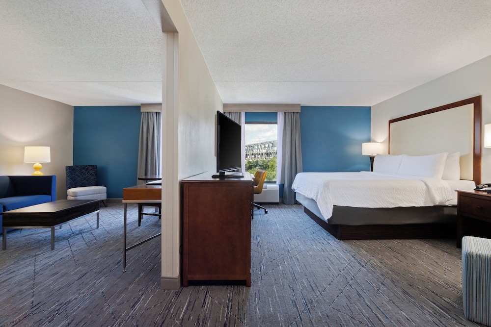 Holiday Inn Express & Suites Cincinnati Riverfront by IHG - photo 30